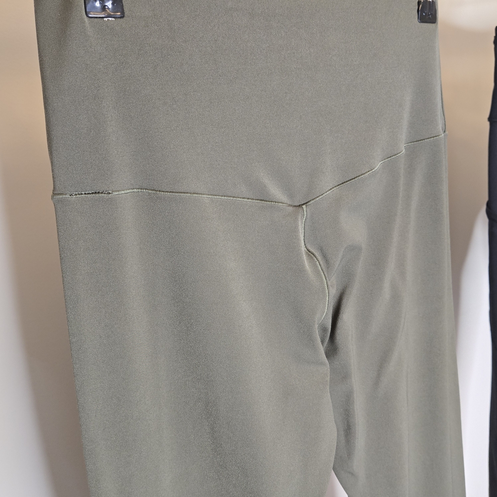 Offline By Aerie Real Me 7/8 High-Rise Legging Olive Grenn Leggings Size Large - Picture 9 of 10